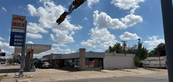 400 W Brown Street, Ennis, TX 75119