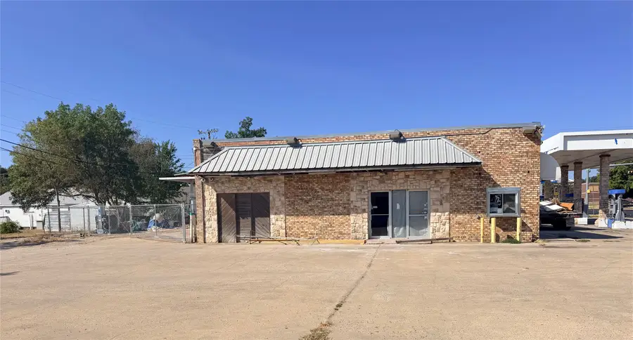 400 W Brown Street, Ennis, TX 75119 - #3