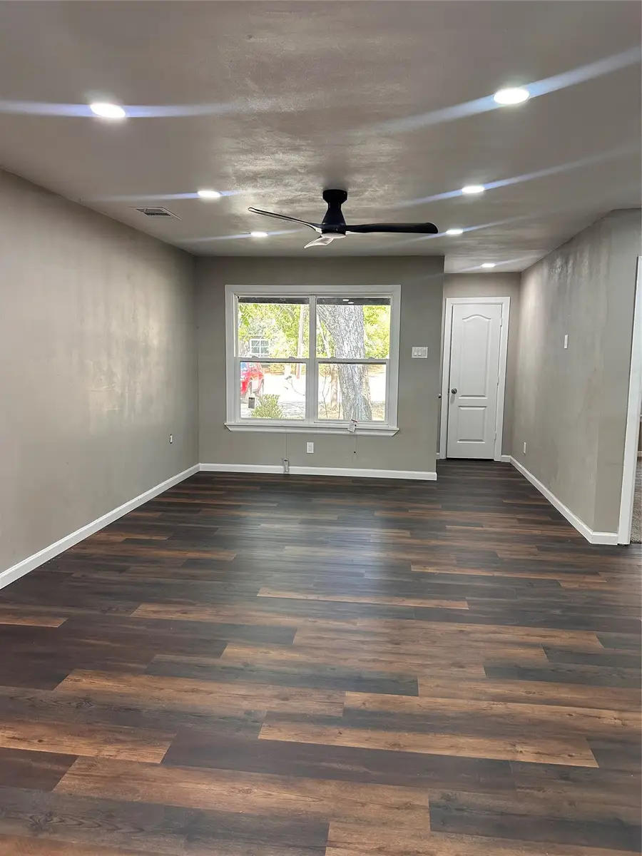 819 W State Street, Terrell, TX 75160 - #2