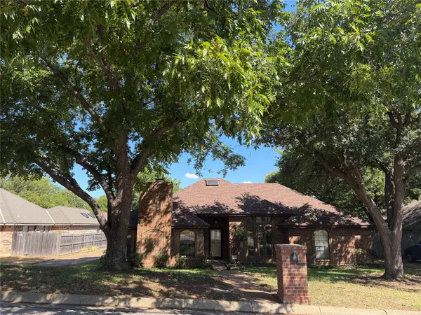 4307 Waycross Drive, Arlington, TX 76016