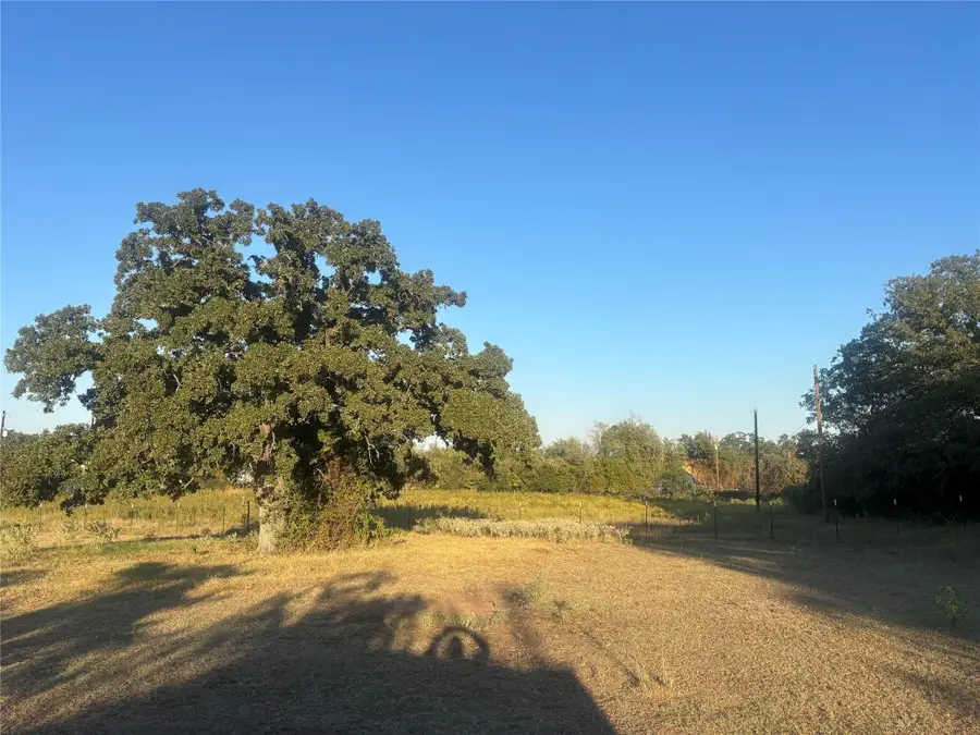 971 E Barry Street, Reno, TX 76020 - #2