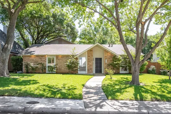 7162 Carrousel Circle, Dallas, TX 75214