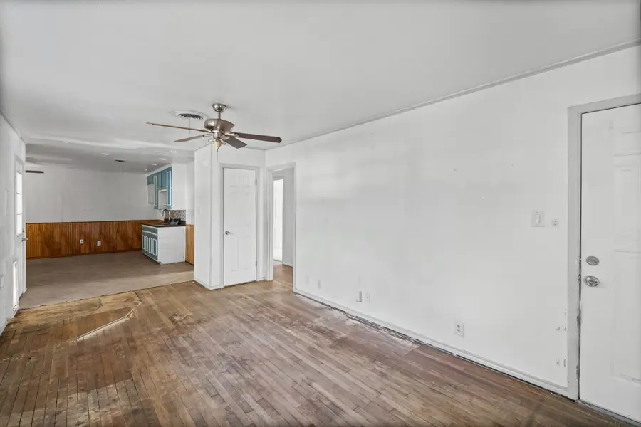 756 Thomas Avenue, Hurst, TX 76053 - #2