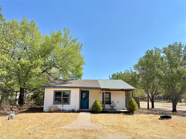 600 Travis Street, Nocona, TX 76255