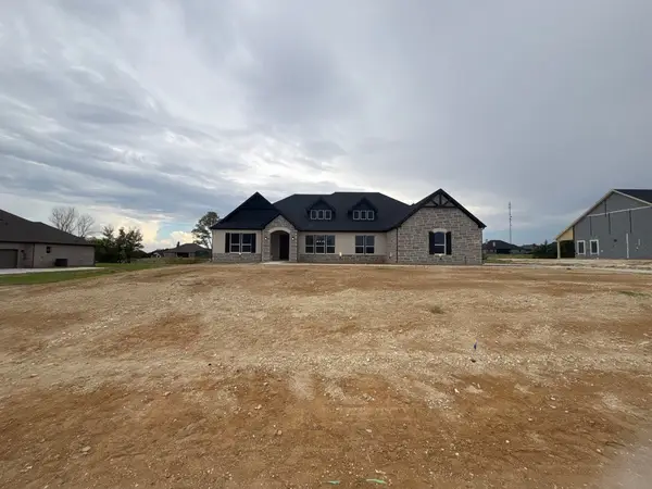 912 Creekview Whites Road, Van Alstyne, TX 75495