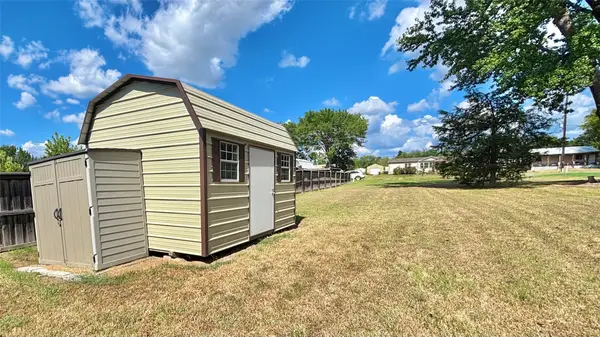 555 Arapaho Drive, Quitman, TX 75783