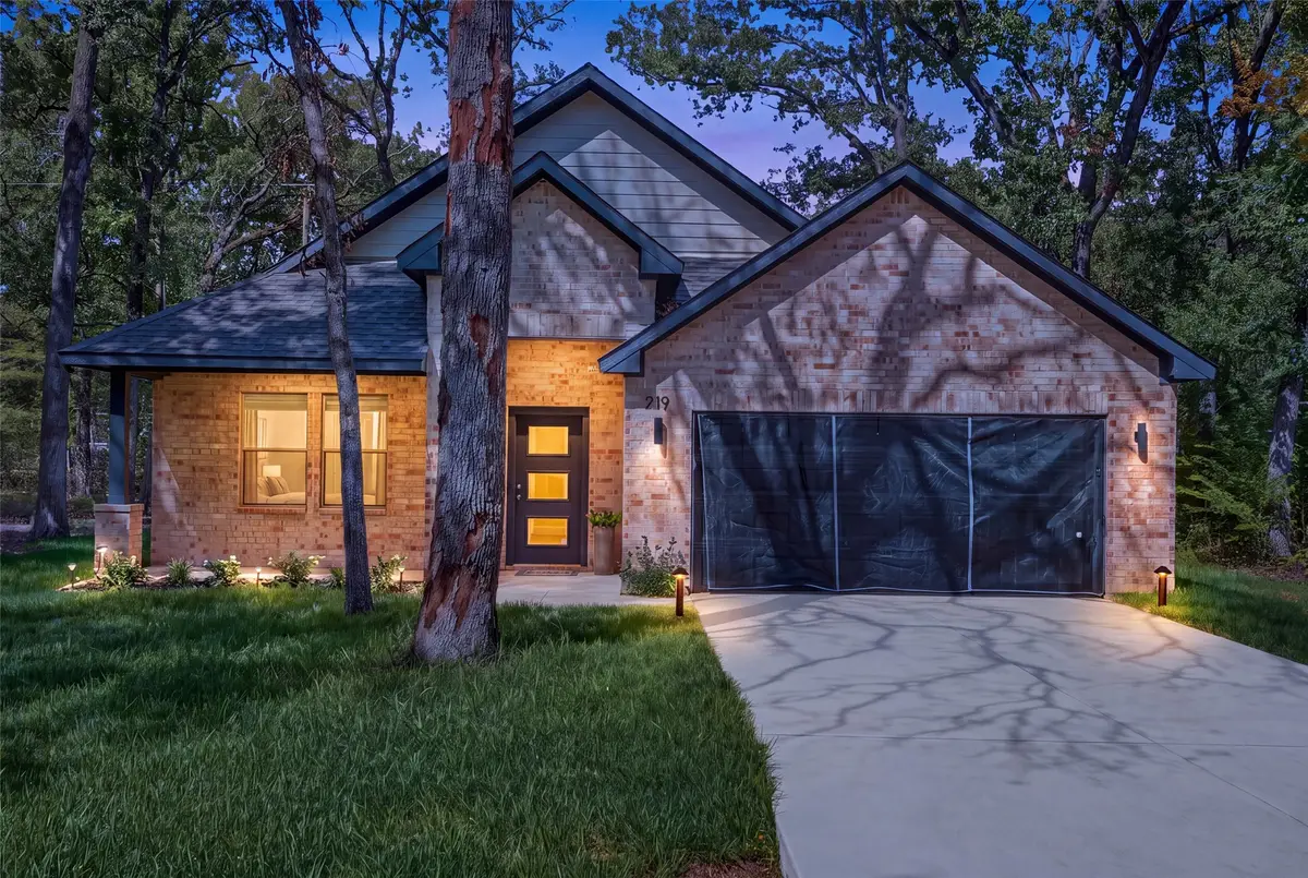 219 E Beachwood Loop, Trinidad, TX 75163 - #1