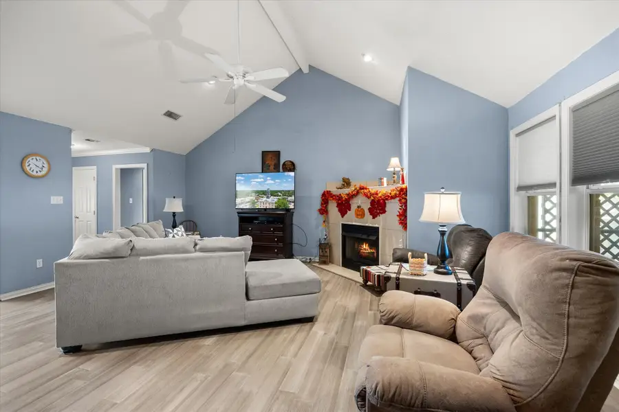 612 Parker Lane, Granbury, TX 76048 - #3