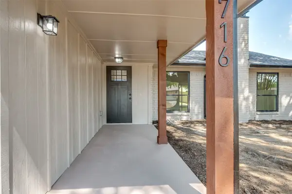 1716 Creek Ridge Court, Irving, TX 75060