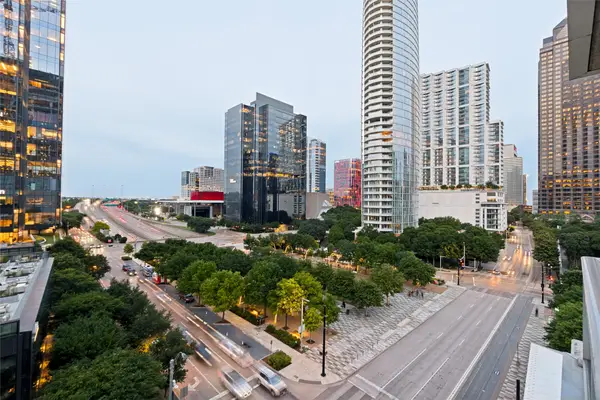 2025 Woodall Rodgers Freeway #23, Dallas, TX 75201