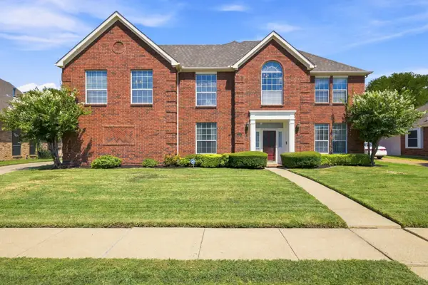 534 Winston Street, Grand Prairie, TX 75052