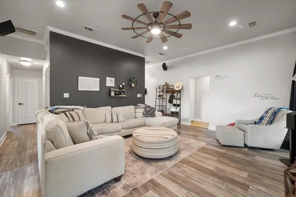 460 Admiral Drive, Gun Barrel City, TX 75156