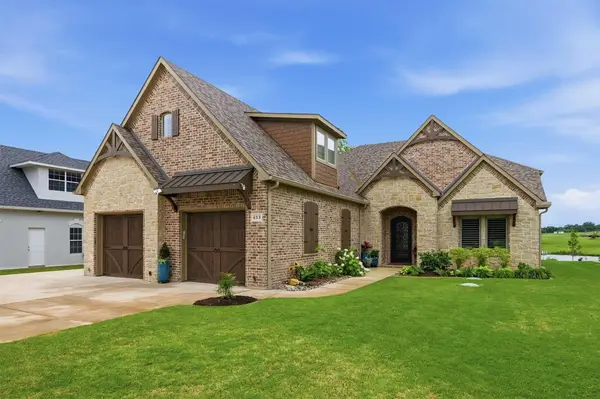 613 Kiowa Drive W, Lake Kiowa, TX 76240