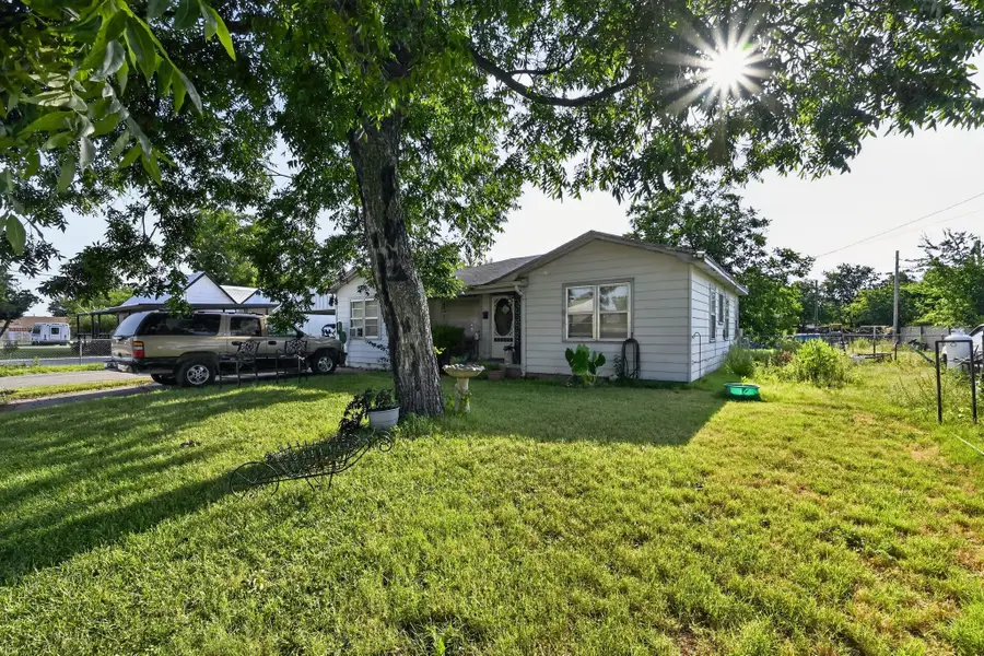 525 Chestnut Street, Baird, TX 79504 - #3