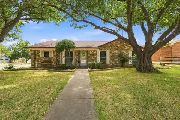 216 Old Hickory Drive, Irving, TX 75060