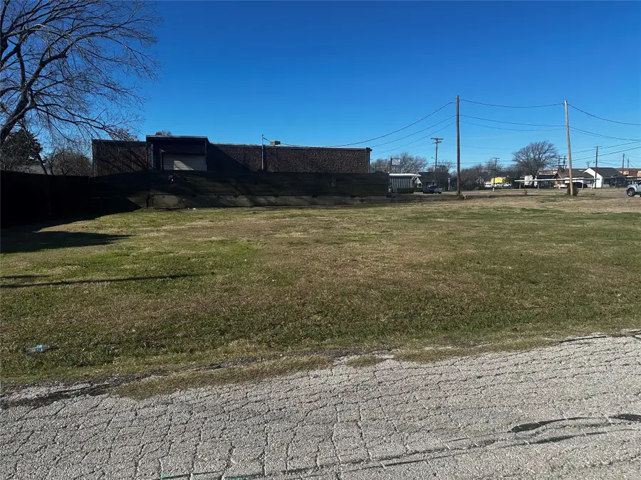 118 W College Street, Mesquite, TX 75149 - #2