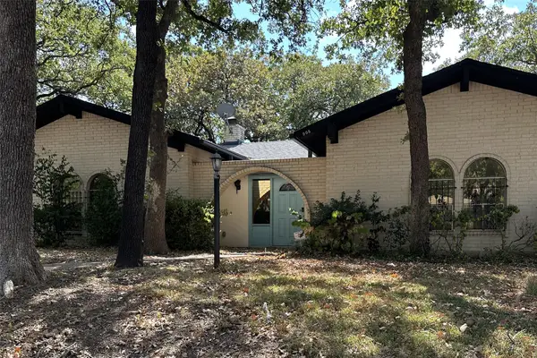 908 Chestnut Drive, Arlington, TX 76012