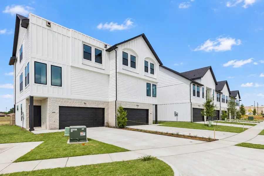 4509 Crescent Heights Road, Garland, TX 75043 - #2