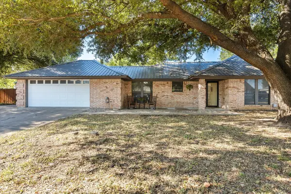 111 Wheeler Street, Glen Rose, TX 76043