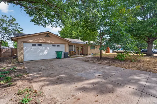 5613 Bonnie Wayne Street, Haltom City, TX 76117
