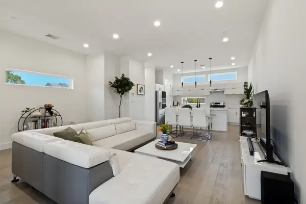 145 N Henderson Avenue #107, Dallas, TX 75214