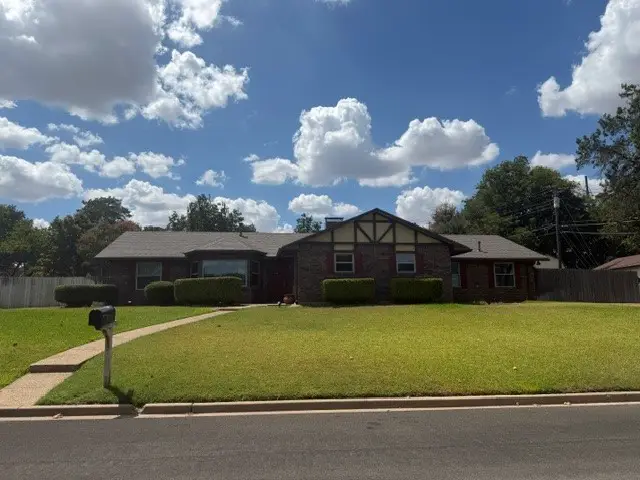 600 Mountain Lake Drive, Woodway, TX 76712 - #2