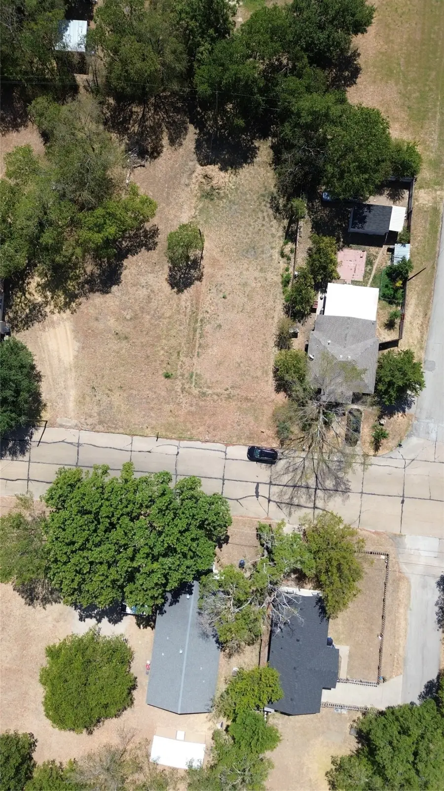 803 E Martin Luther King Drive, Ennis, TX 75119 - #3
