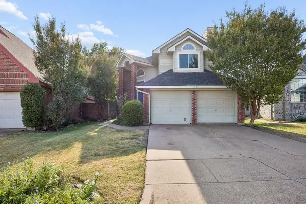6733 Driffield Circle W, North Richland Hills, TX 76182