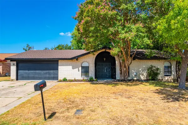 2105 Cottie Lane, Arlington, TX 76010