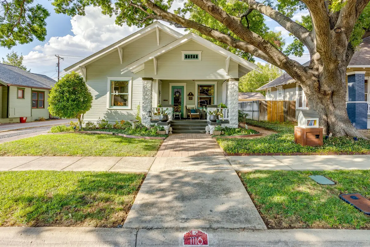 1116 W Arlington Avenue, Fort Worth, TX 76110 - #1