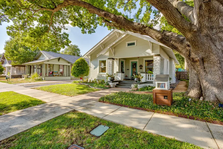 1116 W Arlington Avenue, Fort Worth, TX 76110 - #3