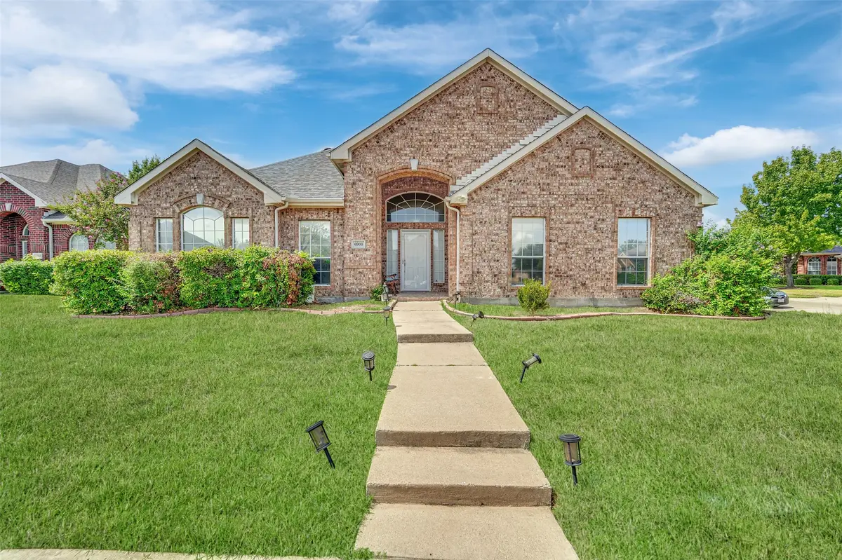 6900 Field Lark Drive, Arlington, TX 76002 - #1