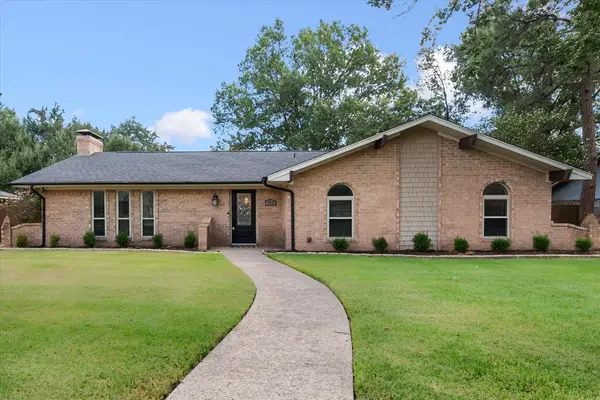 805 Laura Avenue, Corsicana, TX 75110
