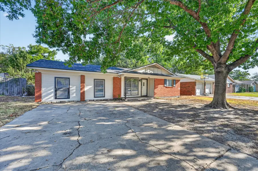 4809 Melinda Drive, Forest Hill, TX 76119 - #2