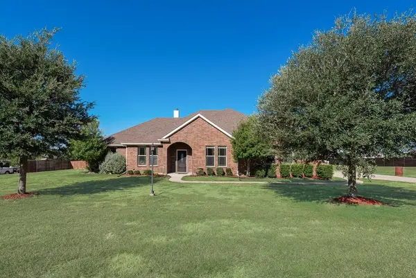 2121 N Mockingbird Lane, Midlothian, TX 76065