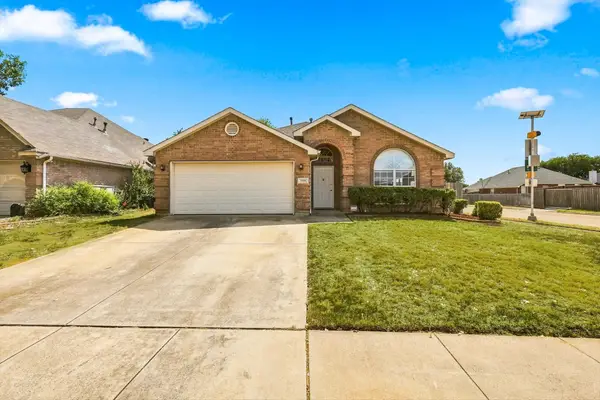 8900 San Joaquin Trail, Fort Worth, TX 76118