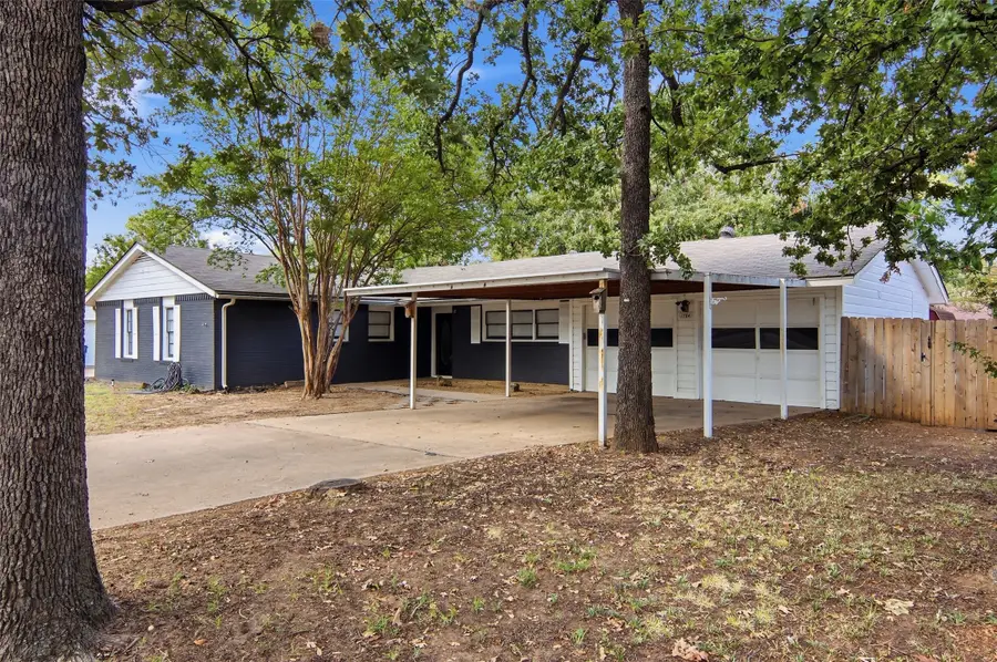 1704 Robin Road, Pantego, TX 76013 - #3