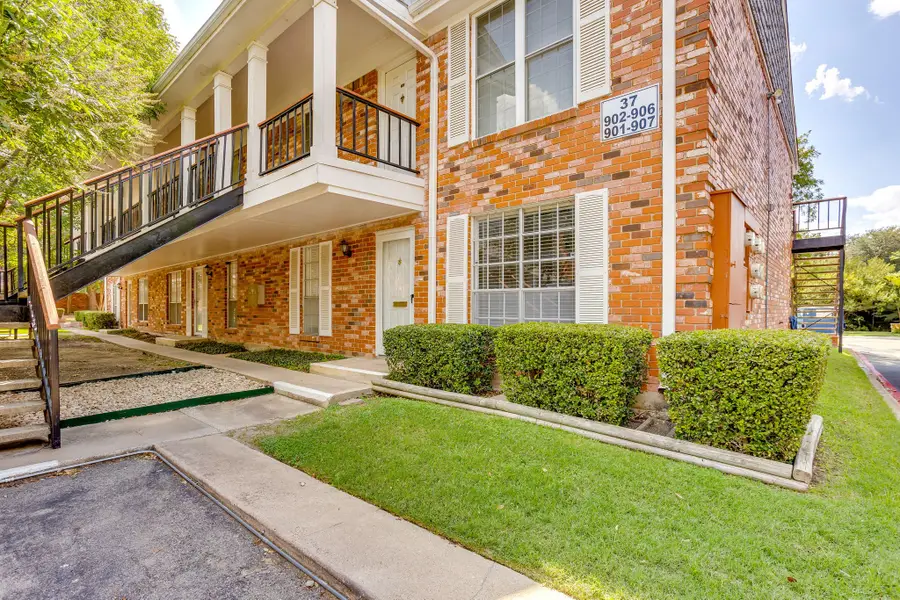 901 Roaring Springs Road, Fort Worth, TX 76114 - #2