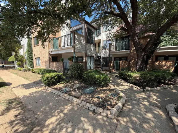 2311 Balsam Drive #H210, Arlington, TX 76006