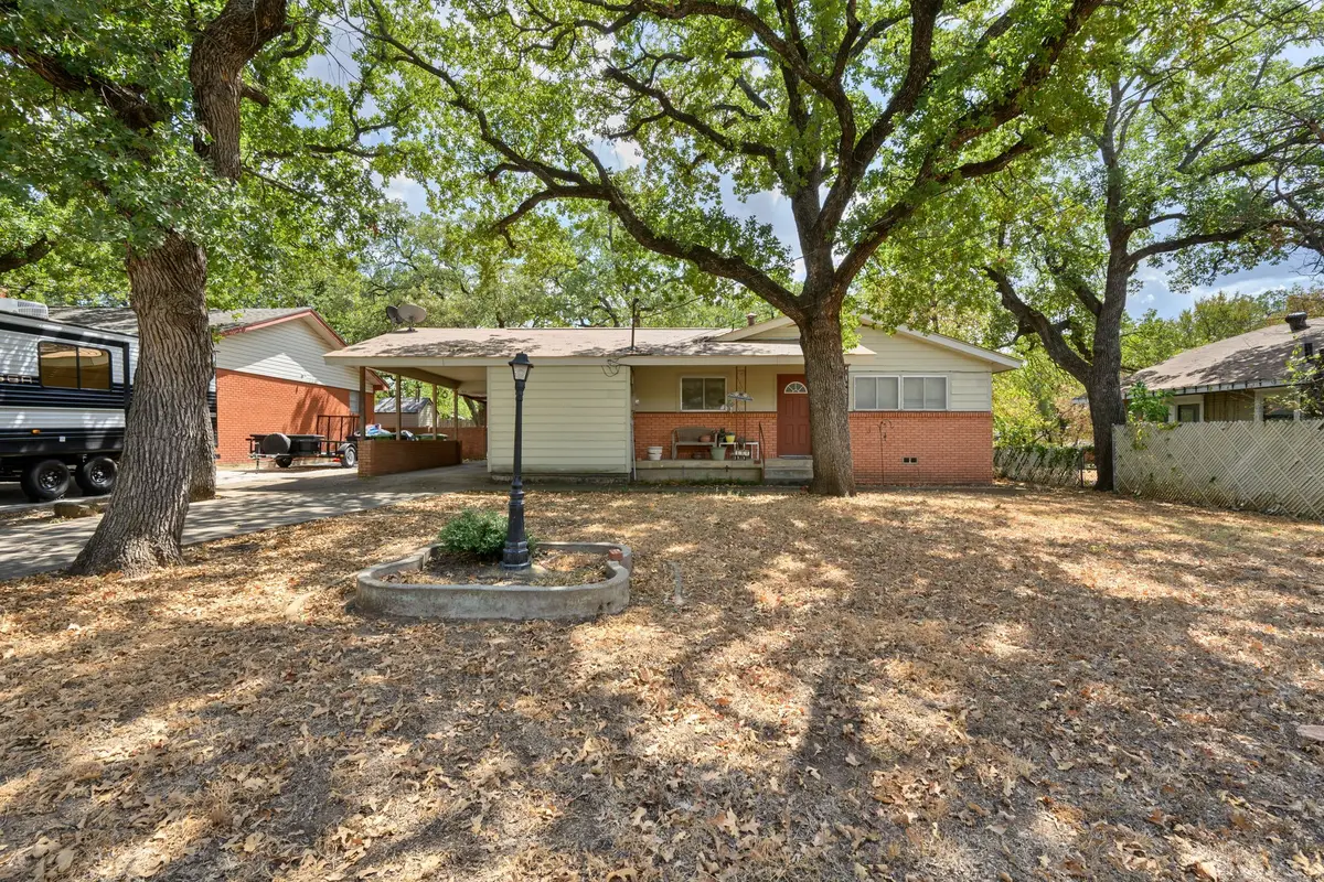 402 SE 20th Street, Mineral Wells, TX 76067 - #1