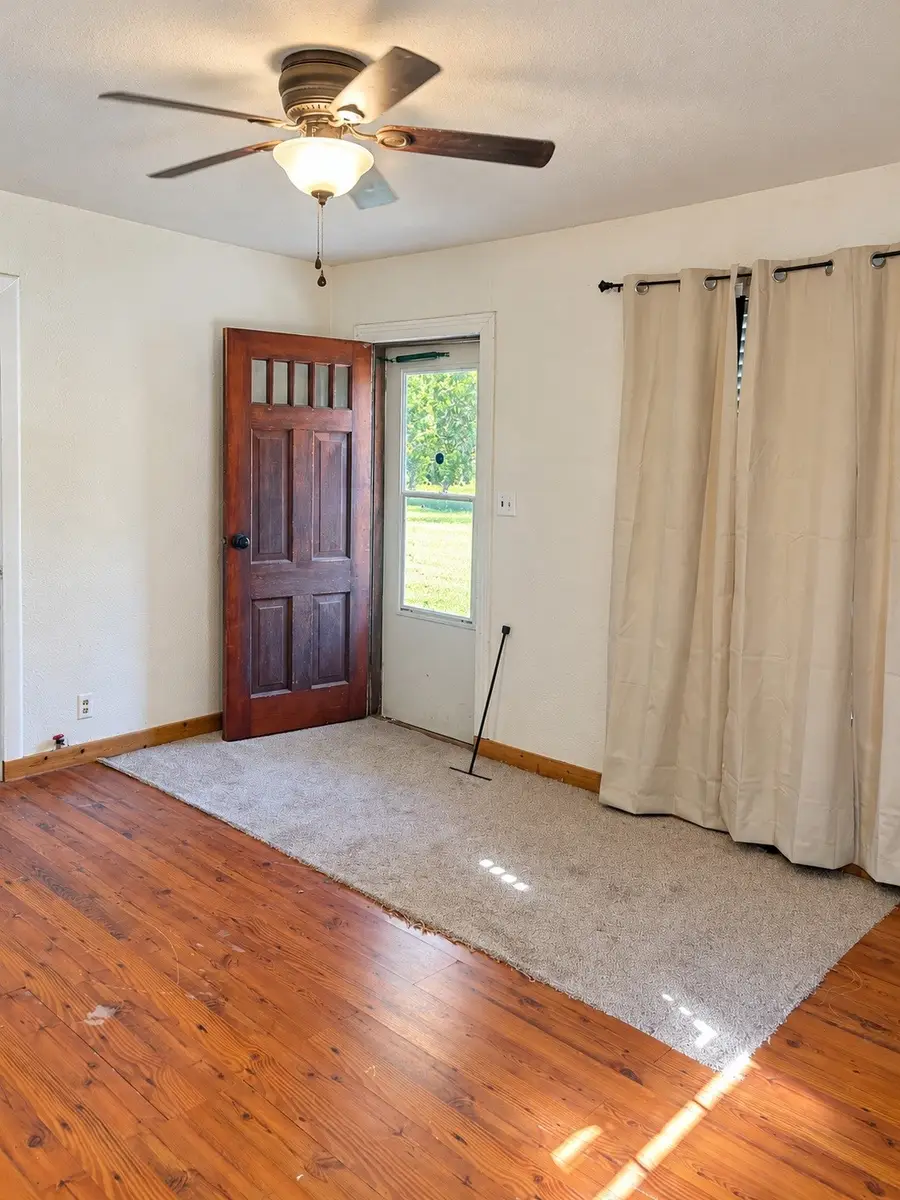 105 N Hubbard Street, Alvord, TX 76225 - #2