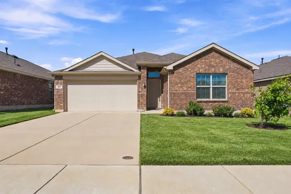 1810 Alamandine Avenue, Cross Roads, TX 76227