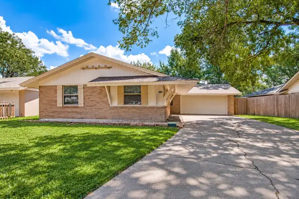 2218 Royal Oaks Drive, Irving, TX 75060