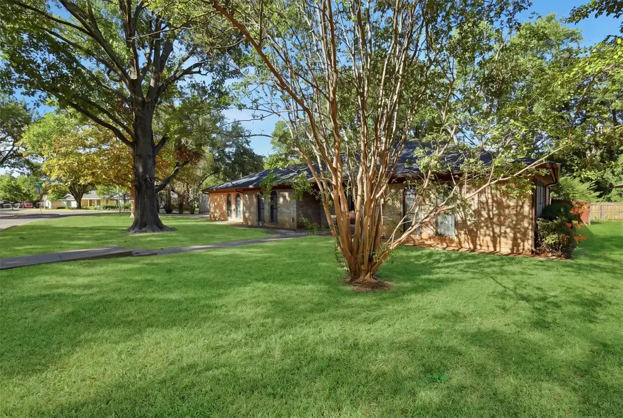 6437 Suncrest Court, North Richland Hills, TX 76180 - #3