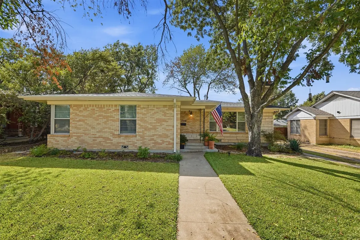 2908 Ryan Place Drive, Fort Worth, TX 76110 - #1