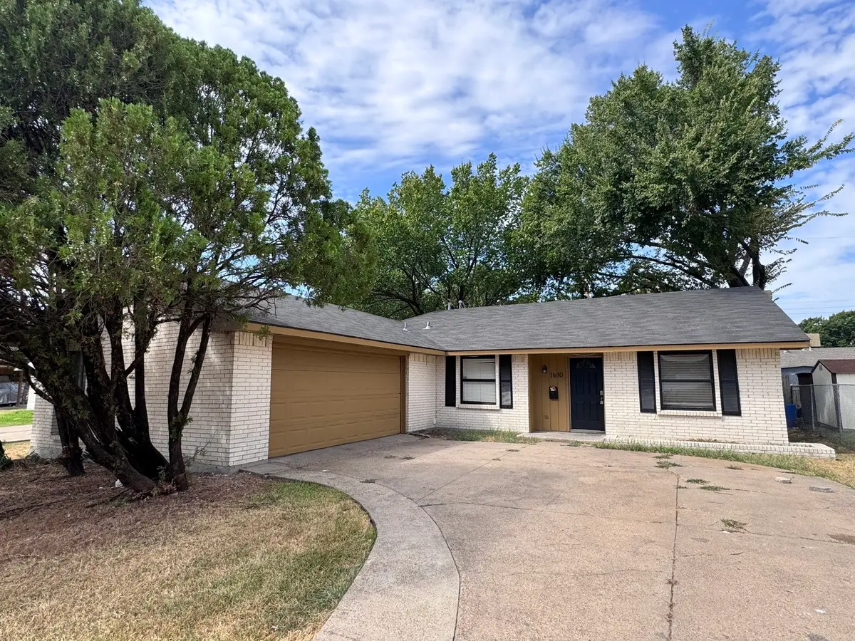 1610 Kingston Drive, Grand Prairie, TX 75051 - #1