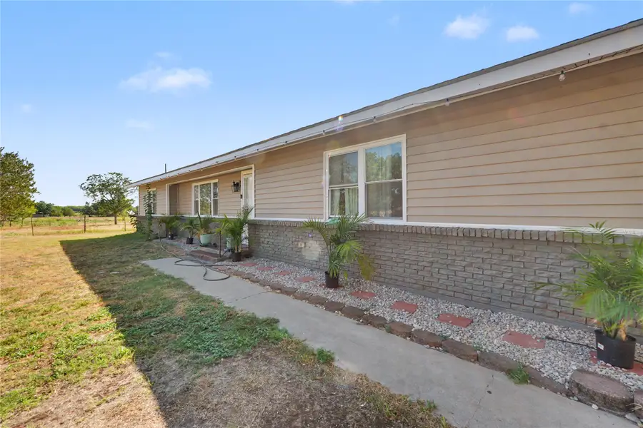 4205 W Park Row Boulevard, Corsicana, TX 75110 - #2