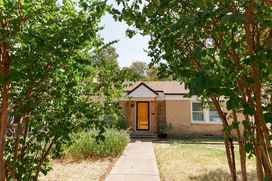110 N Briscoe Boulevard, Dallas, TX 75211 - #2