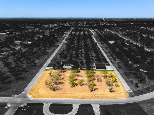 1648 Earhart Drive, Granbury, TX 76049