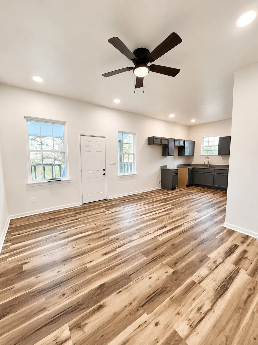 309 E Pine Street, Jacksboro, TX 76458 - #3